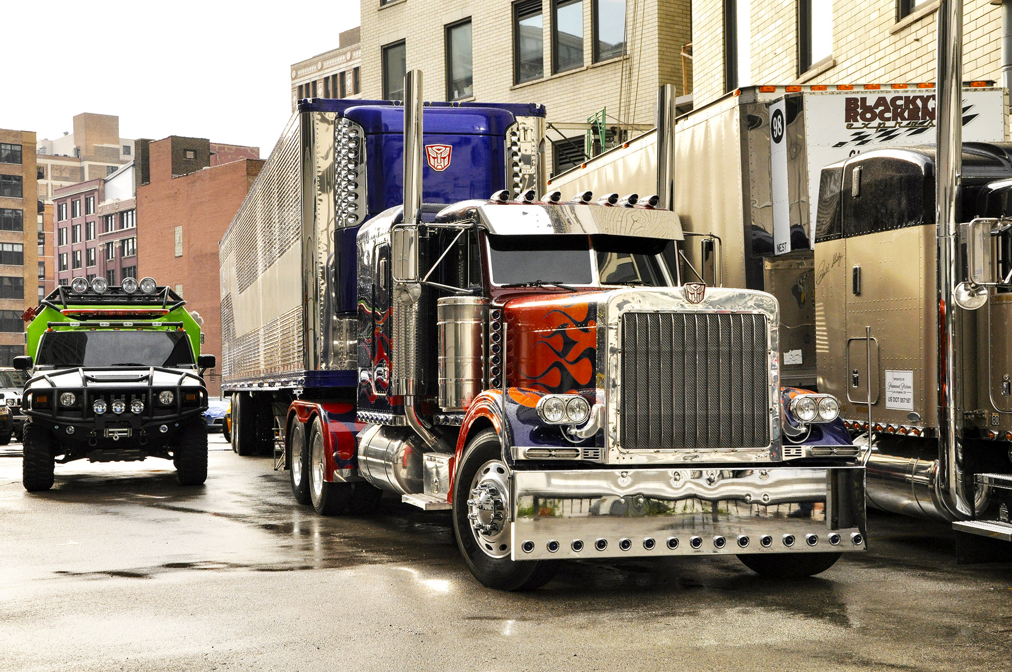 Optimus Prime spotted in the West Loop, Chicago