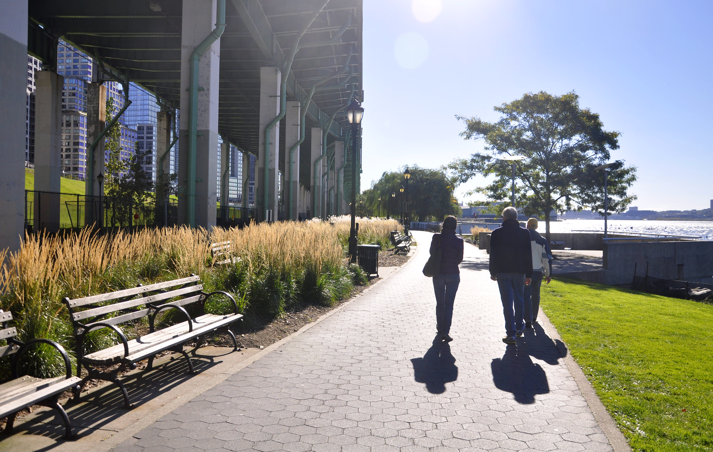 A walk along Riverside Park in New YOrk City